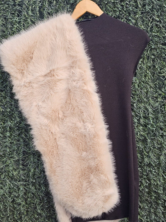 Estola Pelo